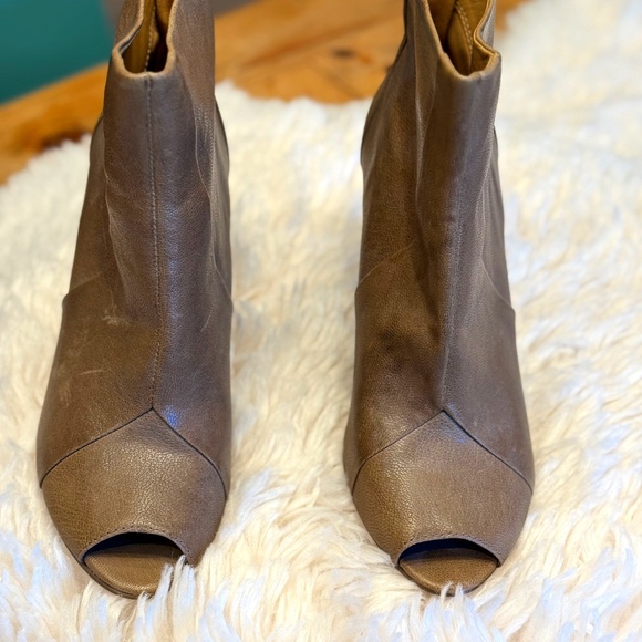 Nine West LagunaFun Heels - Picture 1 of 7